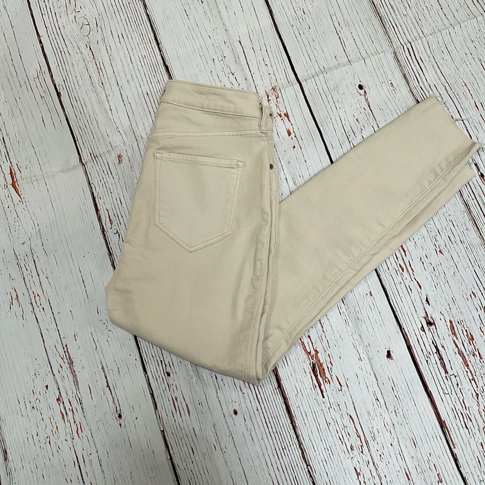 Old Navy Extra High Rise Rock Star Super Skinny 👖